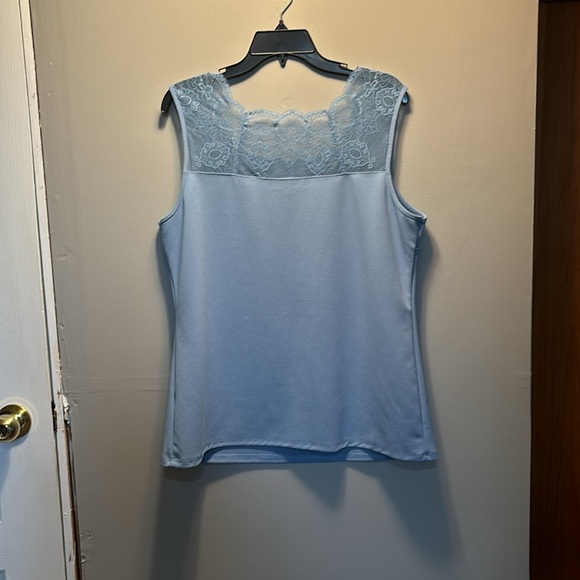 Tank top with lace detail - Picture 3 of 5